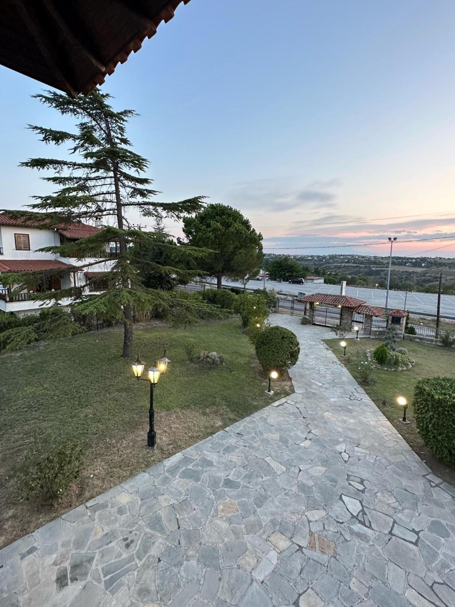Archontiko Alexandros Luxury Suites Kardiá Exterior photo