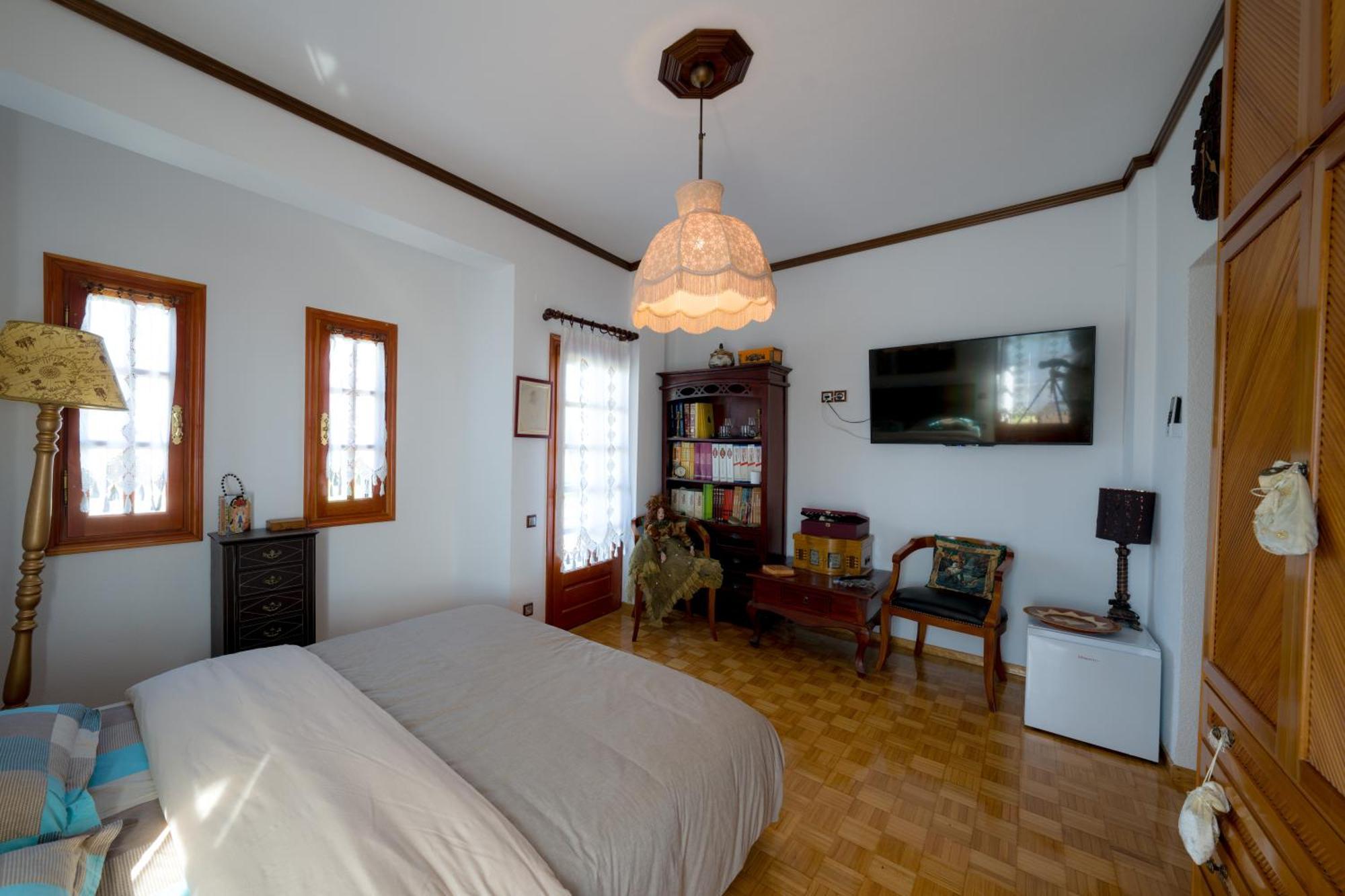 Archontiko Alexandros Luxury Suites Kardiá Exterior photo